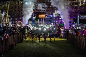 BIB: 060005
                            <button type="button" onclick="openModal(19032393)" class="btn btn-primary btn-sm float-right btn-popup" data-toggle="modal" data-target=".modal-high-quality">
                        <i class="fas fa-shopping-cart"></i> Add to Cart
                    </button>
                                            <button type="button" onclick="isThisMe(19032393, true)" class="btn btn-success btn-sm float-right btn-popup btn-isme hidden" data-toggle="tooltip" data-placement="bottom" title="นี่คือรูปของคุณใช่ไหม คลิกที่นี่เพื่อเอาเข้าอัลบั้ม">
                        <i class="fas fa-plus"></i> Add to album
                    </button>
                    <button type="button" onclick="isThisMe(19032393, false)" class="btn btn-warning btn-sm float-right btn-popup btn-isnotme hidden">
                        <i class="fas fa-ban"></i> Remove from album
                    </button>